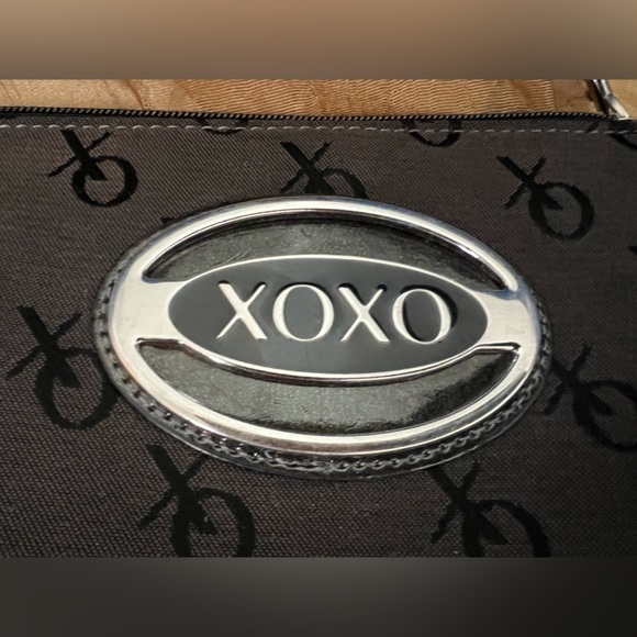 XOXO Wristlet - Picture 5 of 10